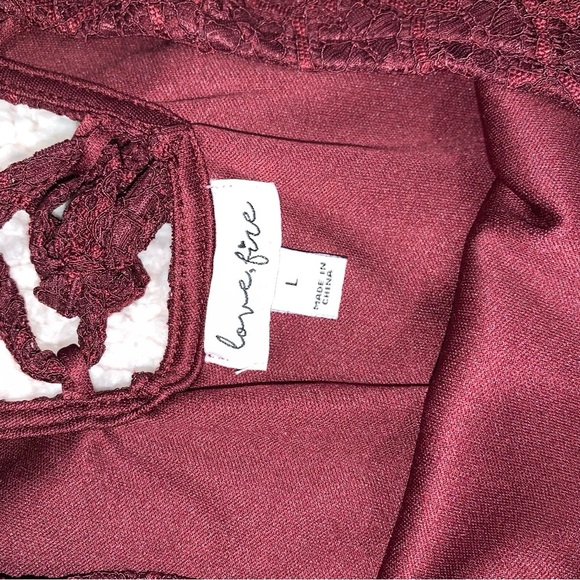 Love, Fire Burgundy 1/4 Sleeve Lace Overlay Fit & Flare Dress size L - Picture 7 of 8
